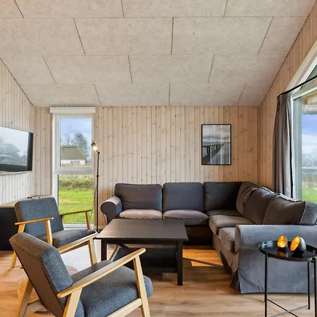 Spacious On Als Near Little Belt 펜션